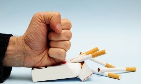 prestať fajčiť, aby sa predišlo bolestiam kĺbov prstov