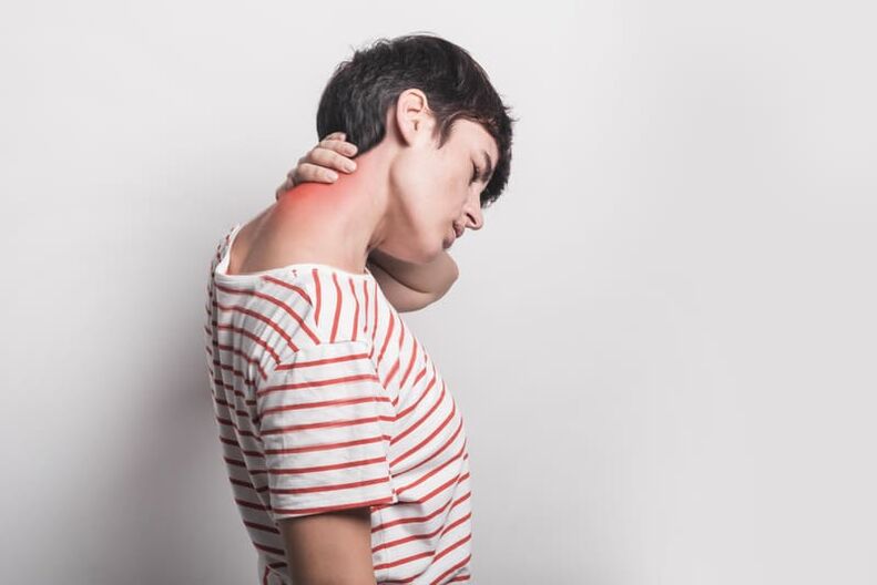 Bolesť krku u ženy s osteochondrózou krčnej chrbtice