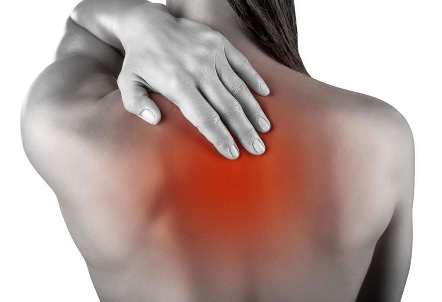 bolesť medzi lopatkami s hrudnou osteochondrózou